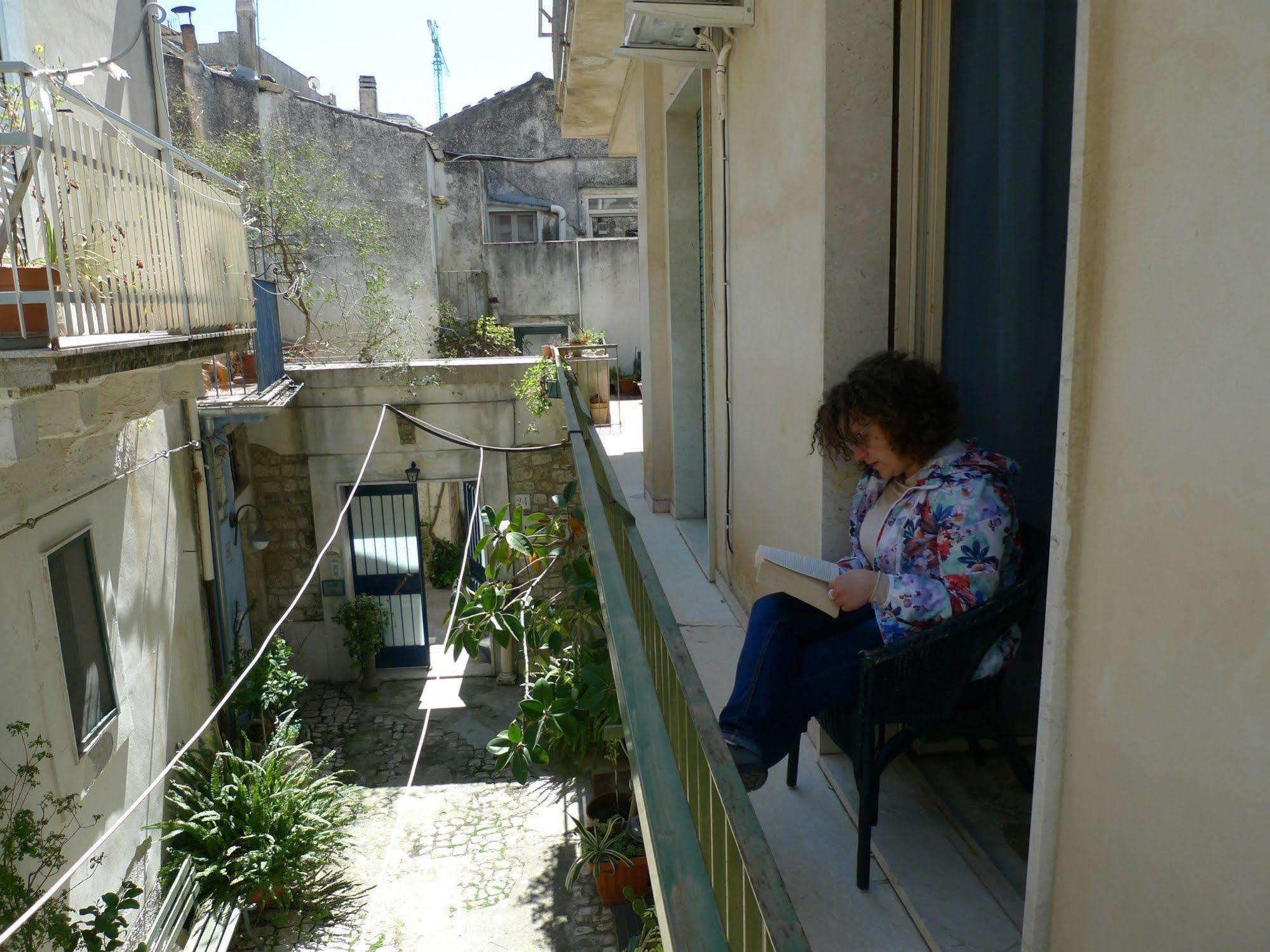 Bed and Breakfast I Tetti Di Siciliando Модика Экстерьер фото